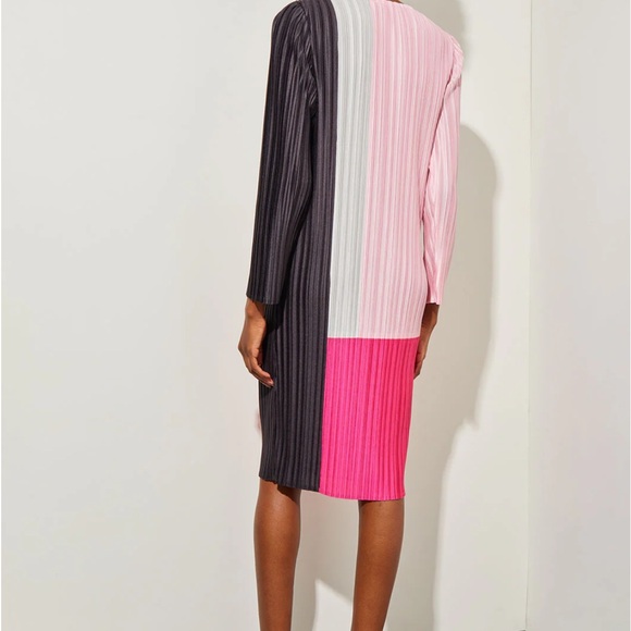 New with Tags- Ming Wang Knee-Length Dress - Fine Pleat Crepe de Chine - Picture 2 of 5